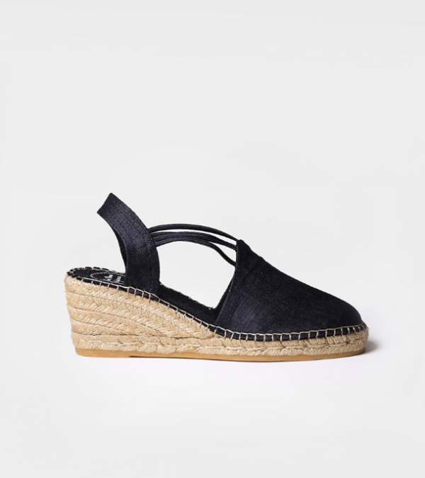 Espadril dengan Sentuhan Kain Sutra